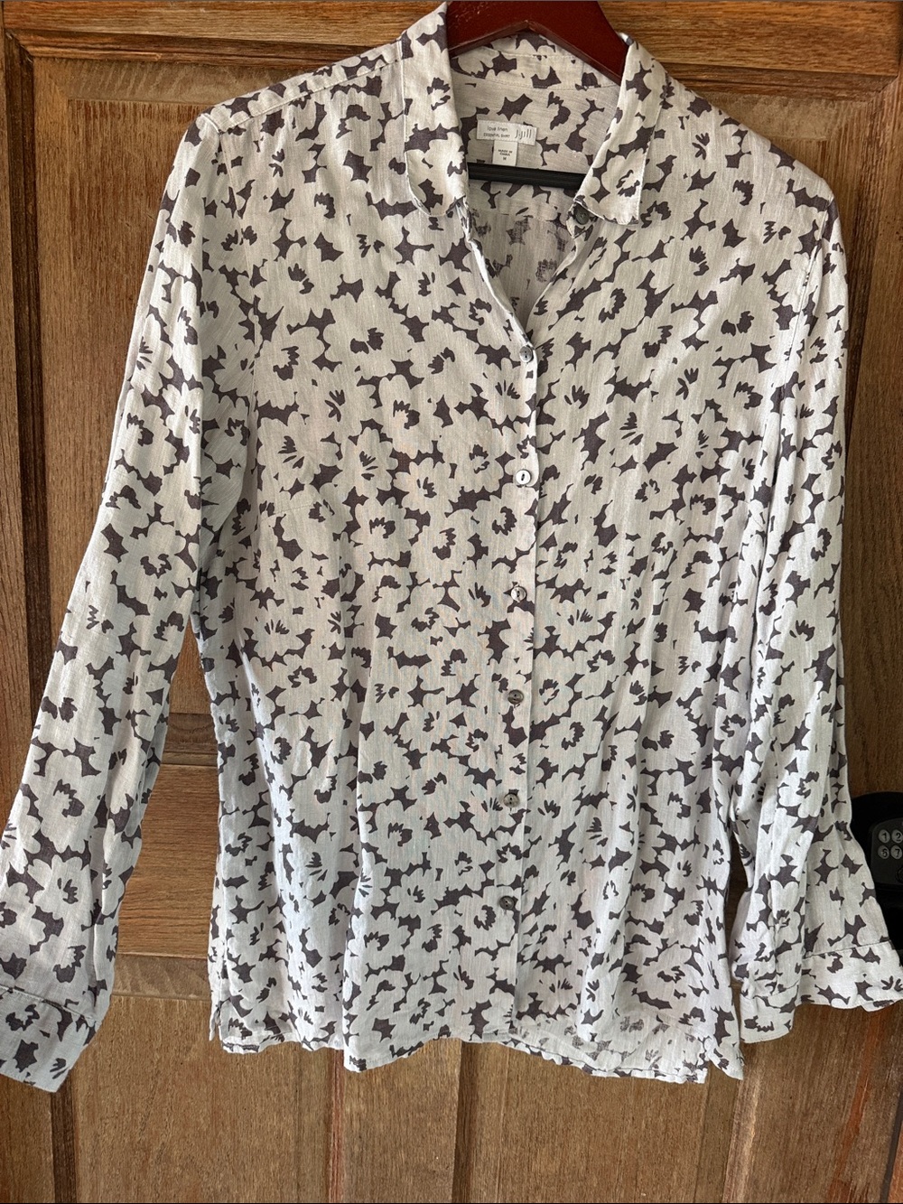 J. Jill Linen White Button-Front Shirt with Gray. Floral Print Sz M